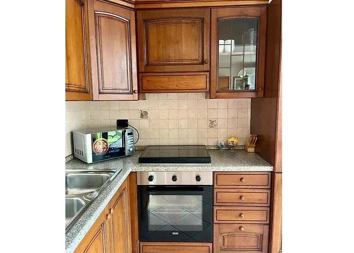 Διαμέρισμα With Garden And Garage - Larihome A28