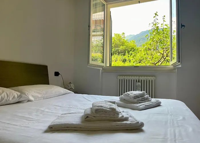 With Garden And Garage - Larihome A28 Διαμέρισμα Dongo