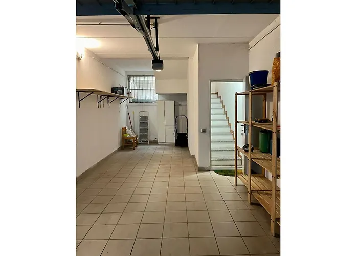 With Garden And Garage - Larihome A28 Lägenhet