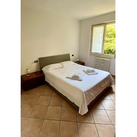 With Garden And Garage - Larihome A28 Daire