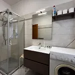 With Garden And Garage - Larihome A28 * Dongo