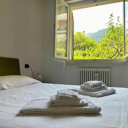 With Garden And Garage - Larihome A28 Appartement Dongo