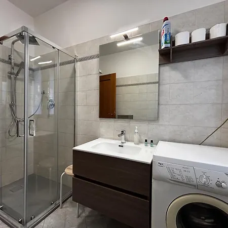 With Garden And Garage - Larihome A28 * Донго